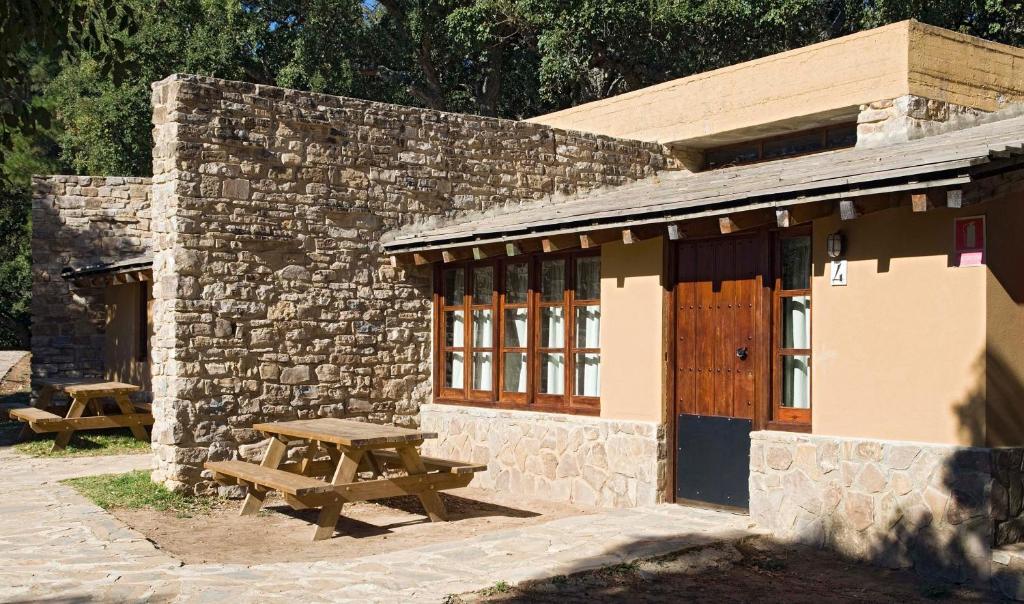 Albergue Inturjoven كورتيس دي لا فرونتيرا المظهر الخارجي الصورة